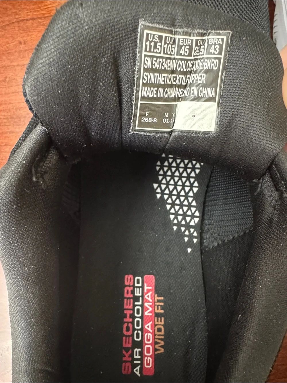 Skechers GO Walk Air Cooled Goga Mat Equalizer 2.0 Wide Fit Size 11.5